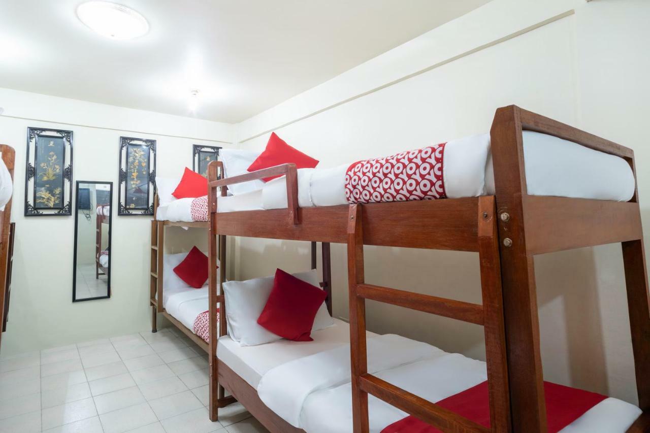 Conrado'S Apartelle Paranaque City Exteriér fotografie