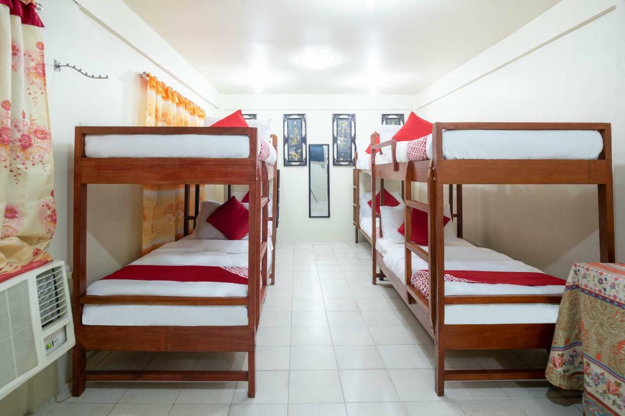 Conrado'S Apartelle Paranaque City Exteriér fotografie